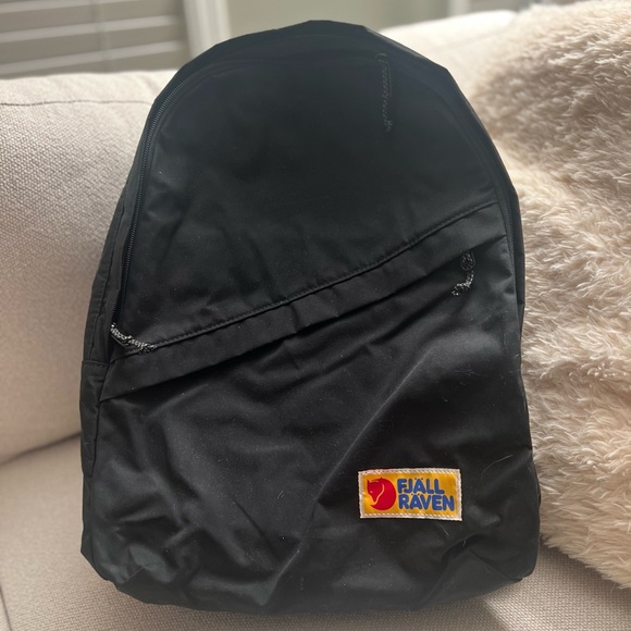 Fjallraven Vardag 25 black backpack - NWT - Picture 2 of 9